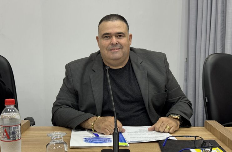 Prof. Erlon solicita academia ao ar livre na Vila do Idoso, patrolamento e nivelamento das vias da Gleba Itapoã e revisão dos laudos técnicos da supressão do adicional de insalubridade de servidores públicos municipais